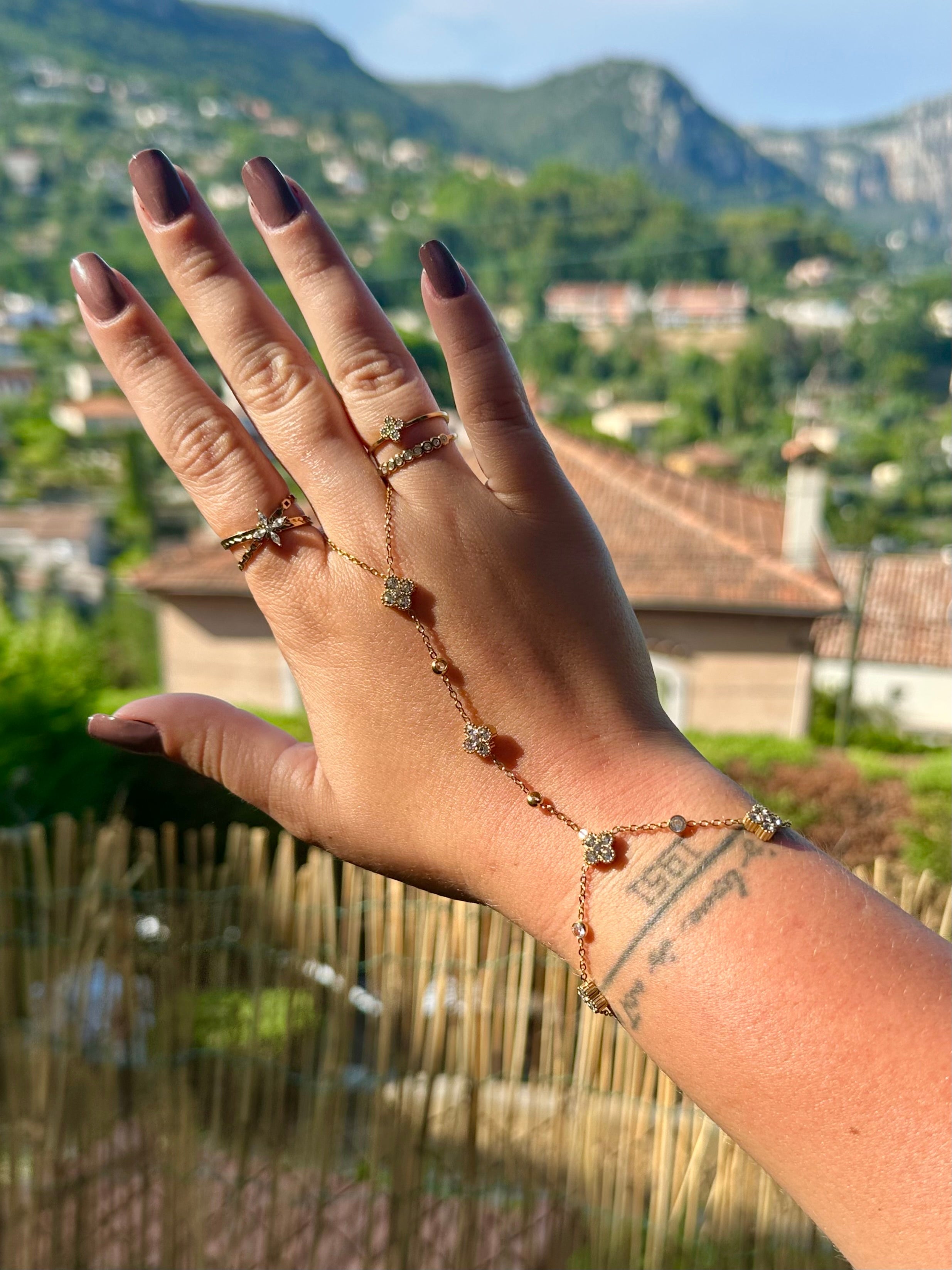 Chaîne de main "Héstia" Kelyana Collection